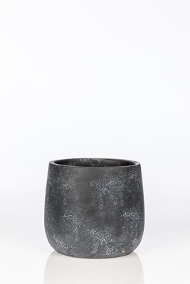 כלי מבטון בצבע שחור