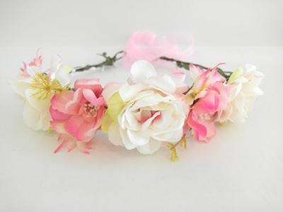 זר מלאכותי לראש גווני לבן וורוד